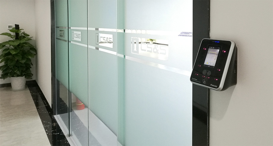 展廳入口 FacePass 7 高性能人臉識別門(mén)禁終端