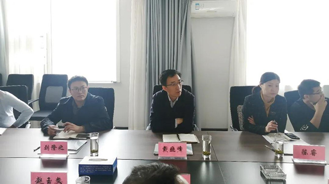 市金融監(jiān)管局黨委副書記、副局長戴曉峰等領(lǐng)導蒞臨東岳機械調(diào)研上市工作